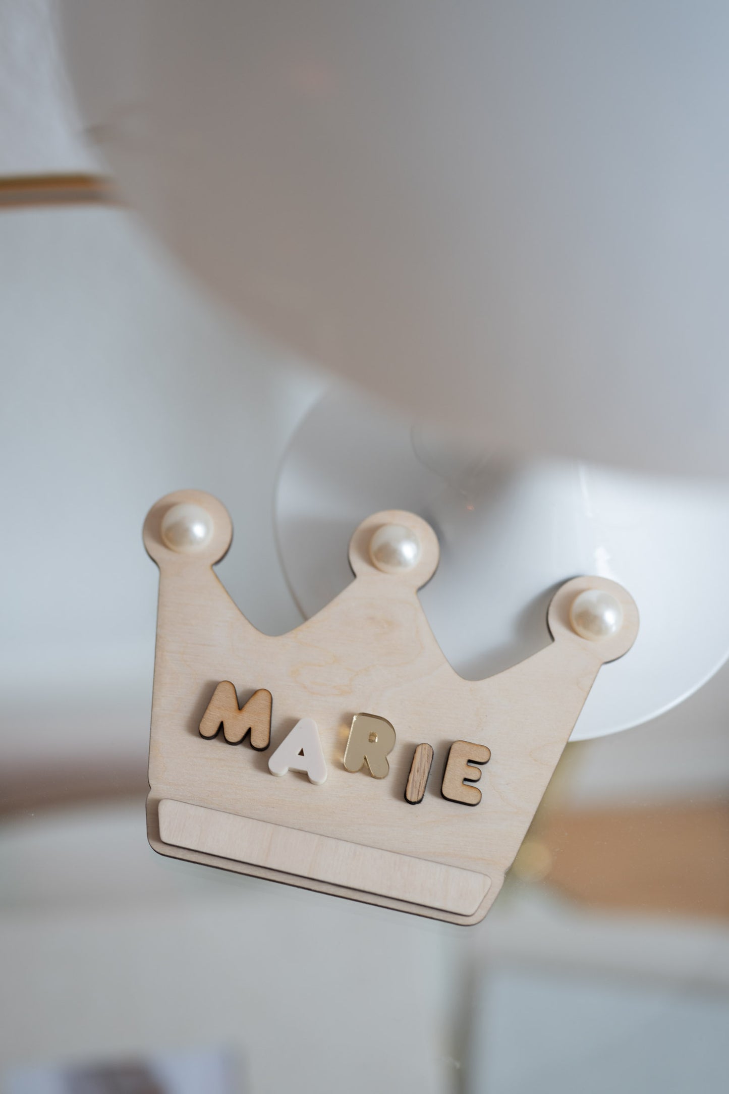 Türschild fürs Kinderzimmer mit 3D-Namen - Namensschild Baby - KRONE