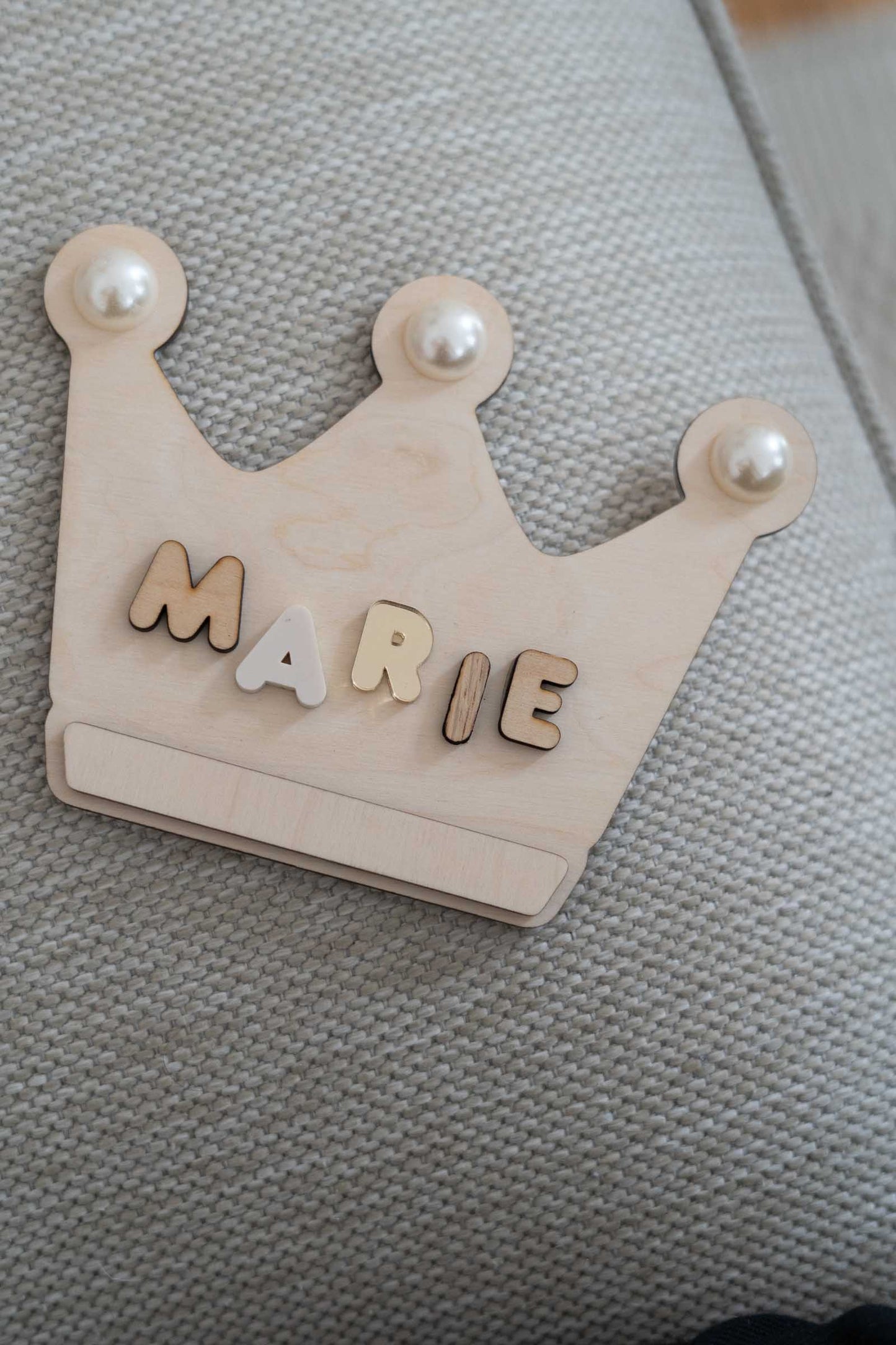 Türschild fürs Kinderzimmer mit 3D-Namen - Namensschild Baby - KRONE