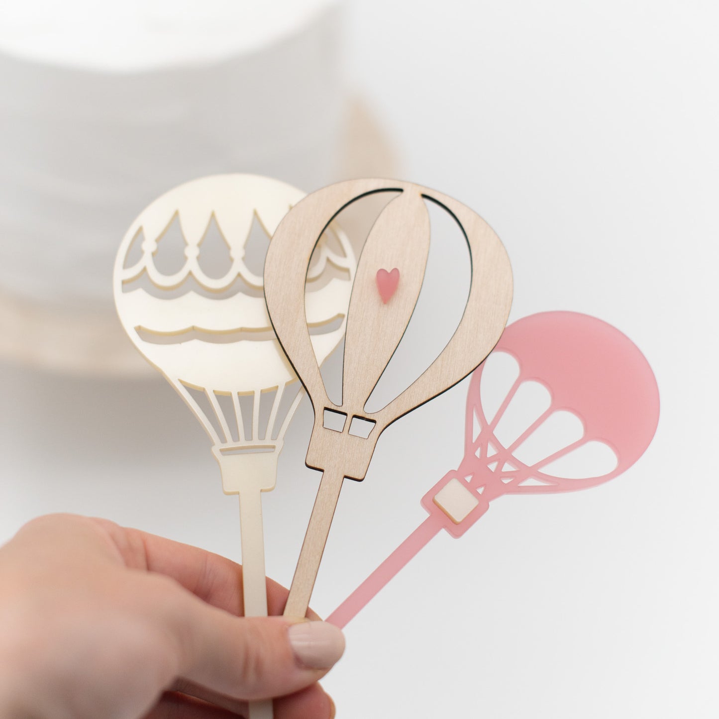 Heißluftballon Caketopper Set bestehend aus 3 großen Caketoppern in den Farben Perlmutt, Holz und Rosa