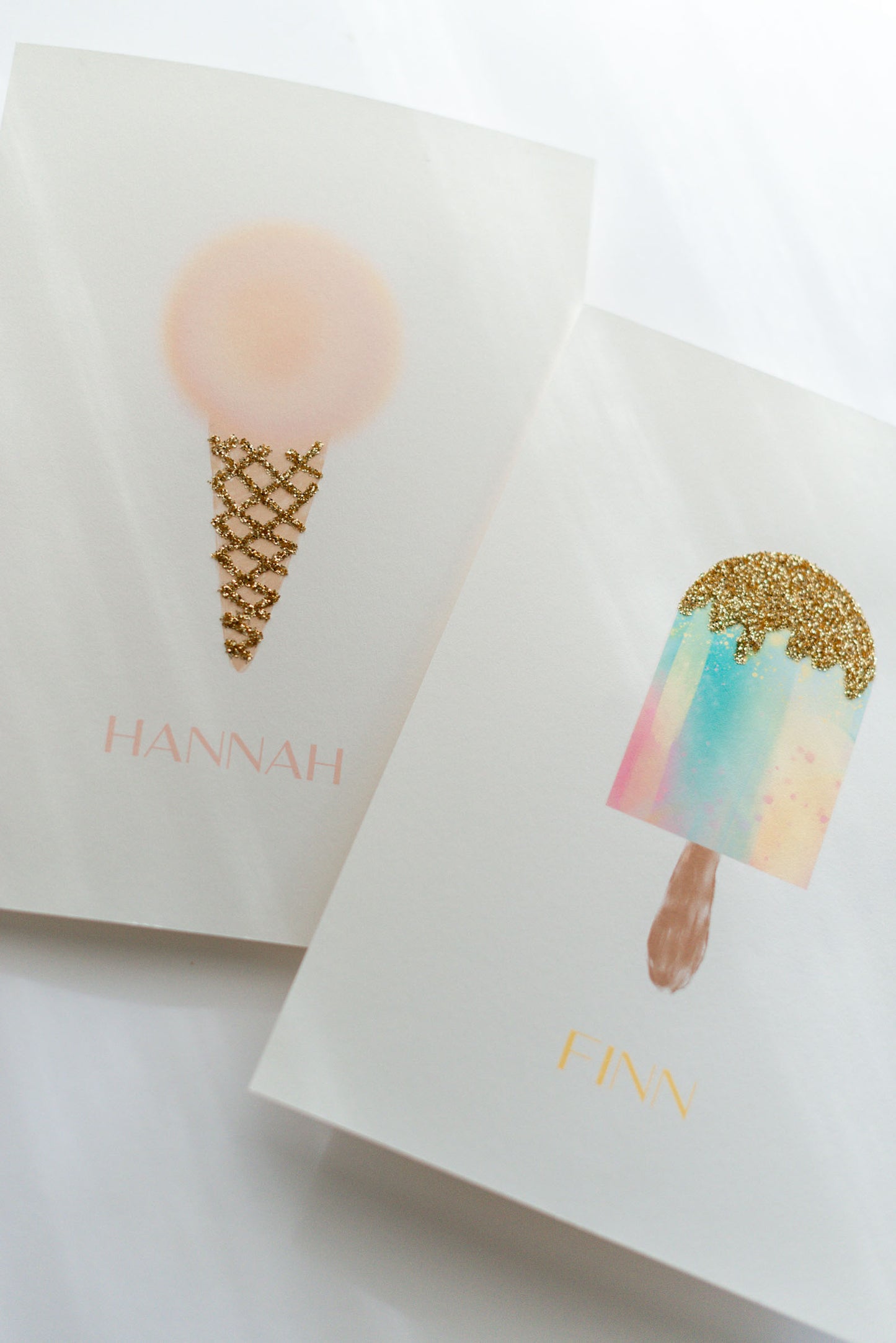 Vergleich 2 Namensposter mit Eiscreme ohne Rahmen liegend