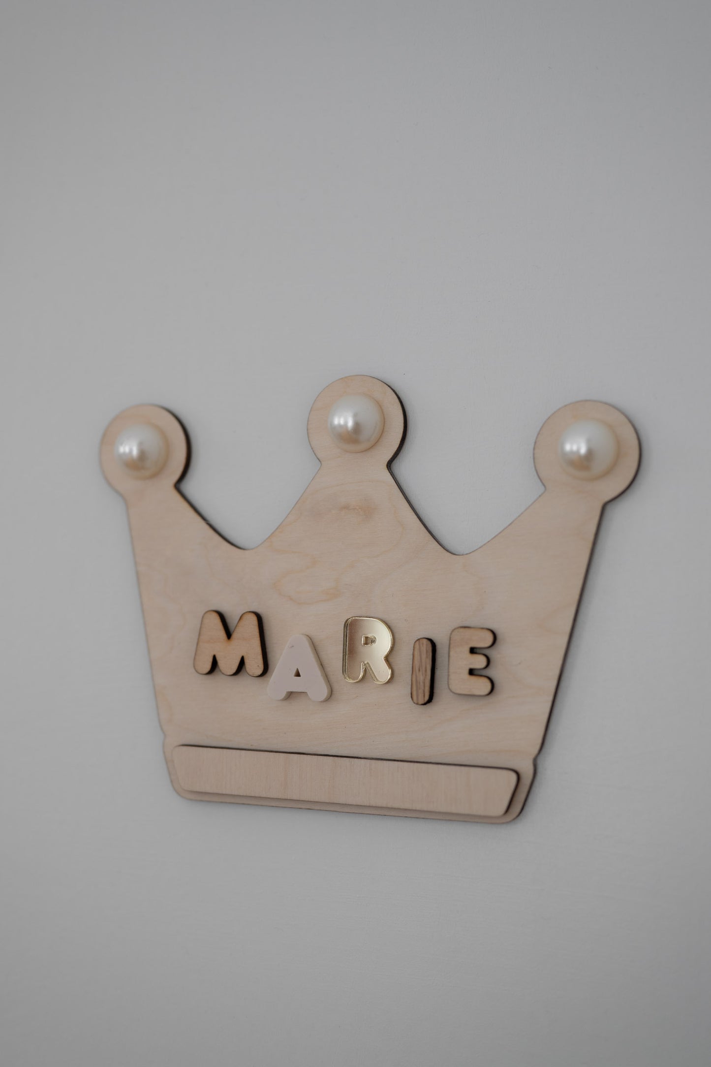 Türschild fürs Kinderzimmer mit 3D-Namen - Namensschild Baby - KRONE