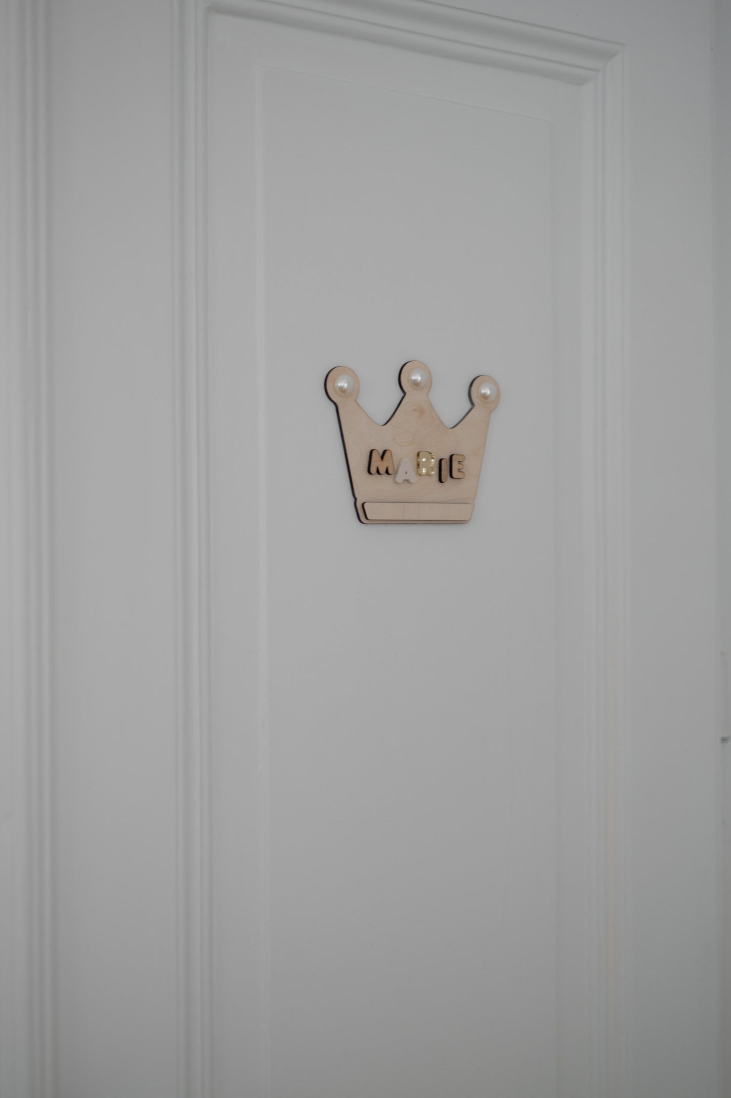 Türschild fürs Kinderzimmer mit 3D-Namen - Namensschild Baby - KRONE