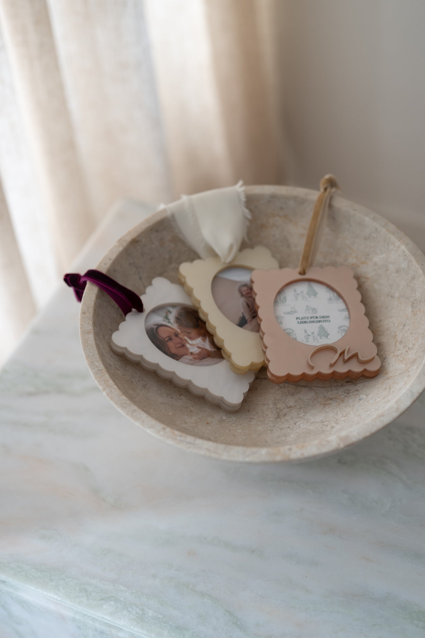 Perlmutt Bilderrahmen als Weihnachtsanhänger  - Personalisiert - WEIHNACHTEN 2025