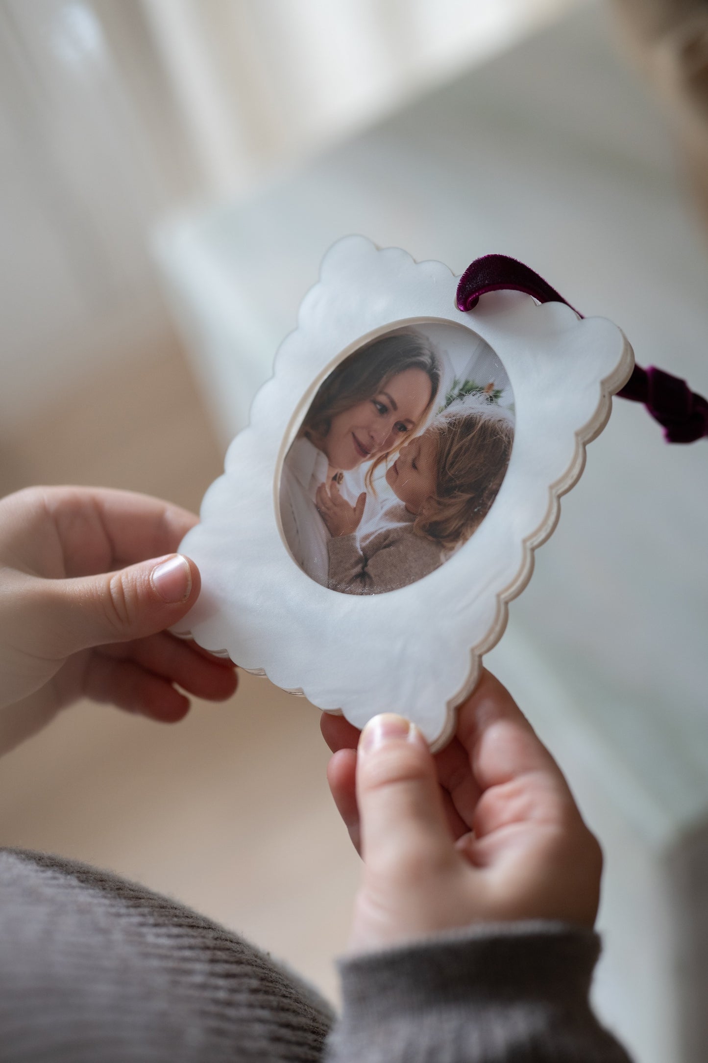 Perlmutt Bilderrahmen als Weihnachtsanhänger  - Personalisiert - WEIHNACHTEN 2025