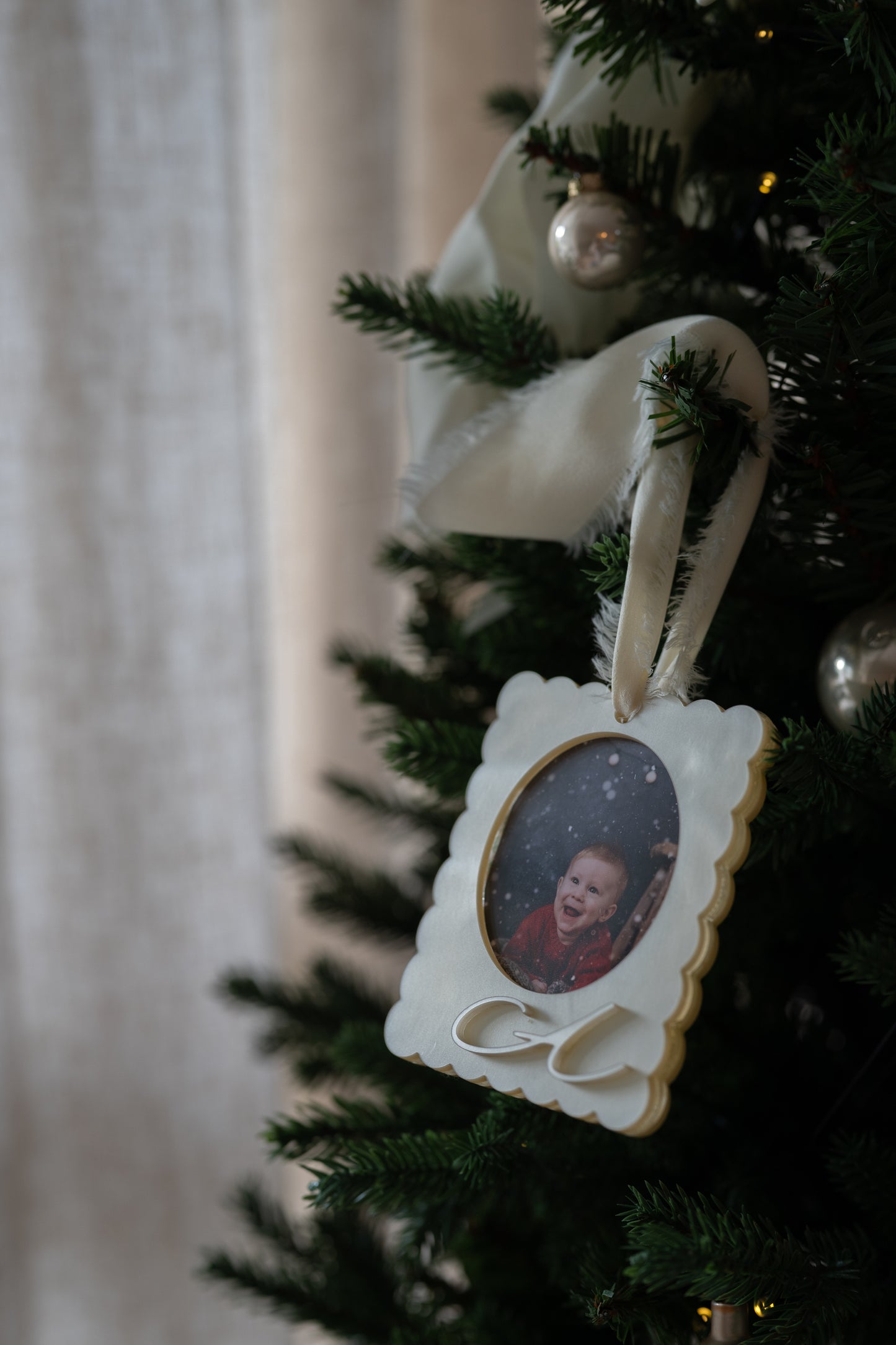 Perlmutt Bilderrahmen als Weihnachtsanhänger  - Personalisiert - BUCHSTABEN