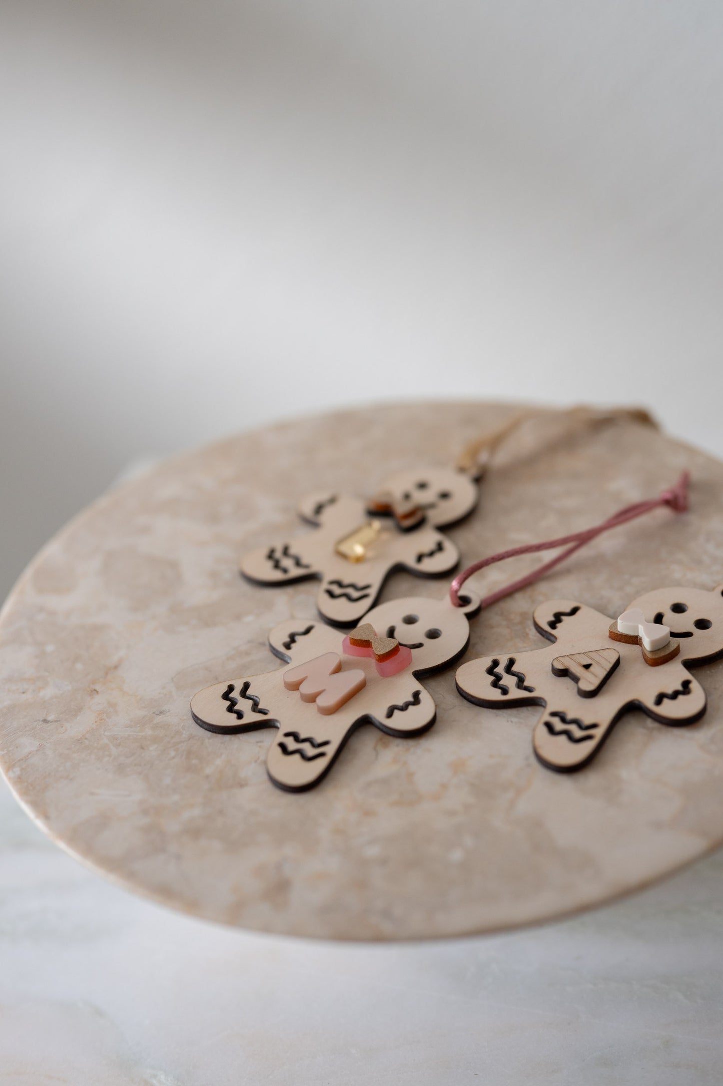 Lebkuchenmann als Weihnachtsanhänger  - Personalisiert - BUCHSTABEN