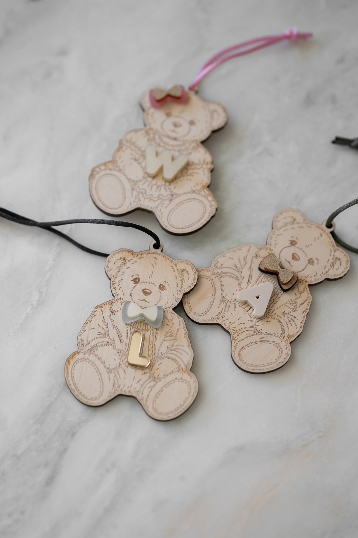 Teddy als Weihnachtsanhänger  - Personalisiert - BUCHSTABEN