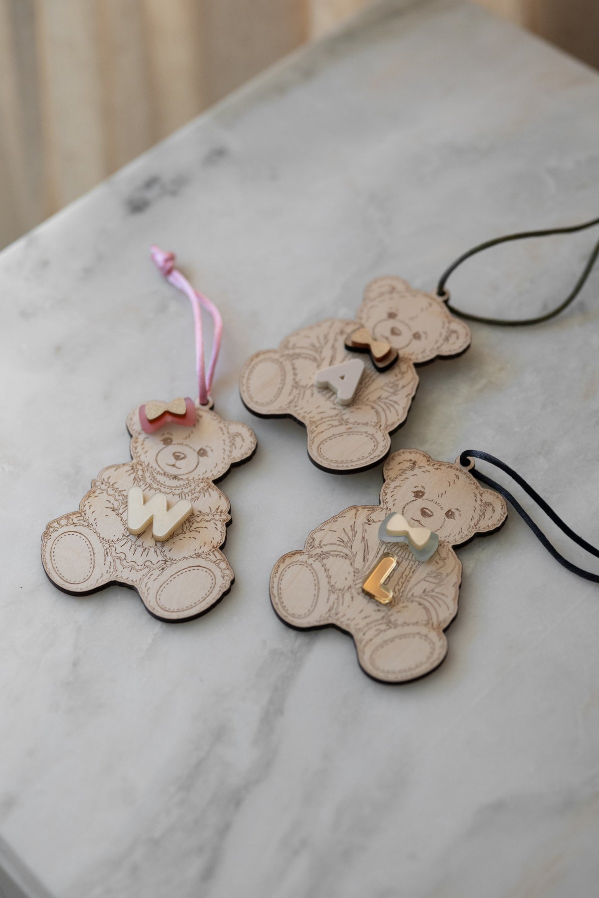 Teddy als Weihnachtsanhänger  - Personalisiert - BUCHSTABEN